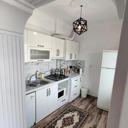 Lovely Apartment With Fantastic Sea View Near Shore In Izmir 公寓 *